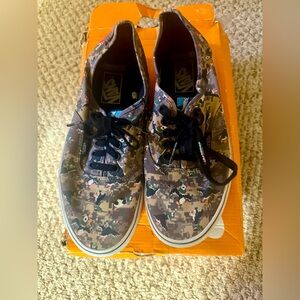 Vans x Nintendo Duck Hunt Sneakers - Size 9